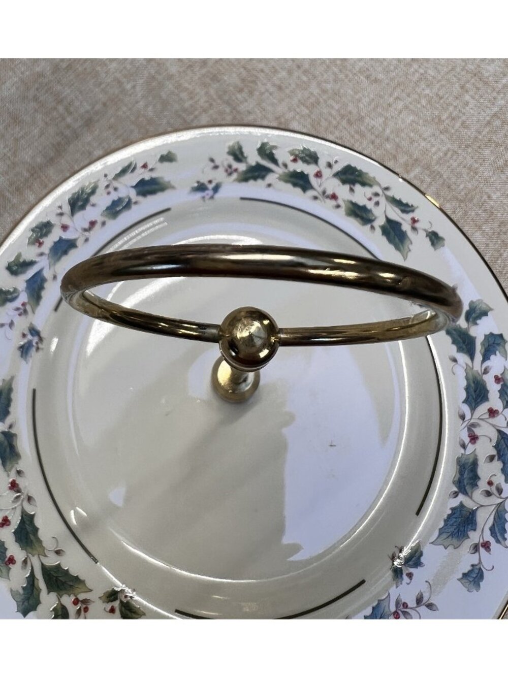 Royal Limited Holly Holiday 2 tiered Tid Bit Server Christmas Vtg Caldor - Picture 3 of 6